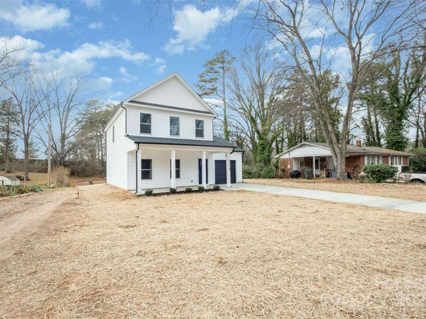 19901 Burton Lane, Cornelius, NC 28031.  MLS# CAR4326883, YatesRealty ID 10995. 