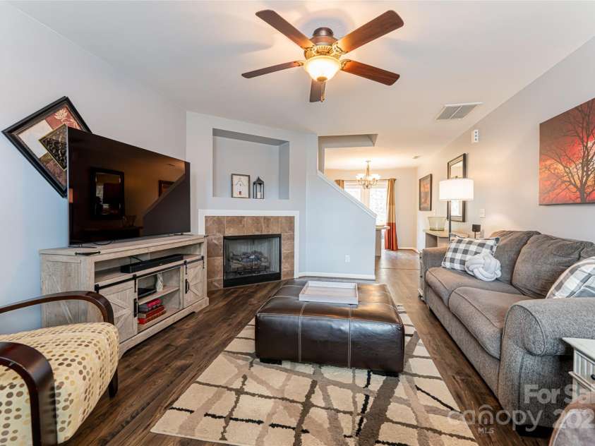 7 Barnett Shoals Drive, Weaverville, NC 28787.  MLS# CAR4242120, YatesRealty ID 10995. 