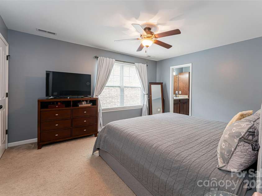 7 Barnett Shoals Drive, Weaverville, NC 28787.  MLS# CAR4242120, YatesRealty ID 10995. 