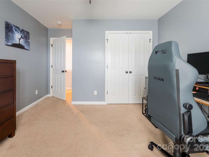 7 Barnett Shoals Drive, Weaverville, NC 28787.  MLS# CAR4242120, YatesRealty ID 10995. 