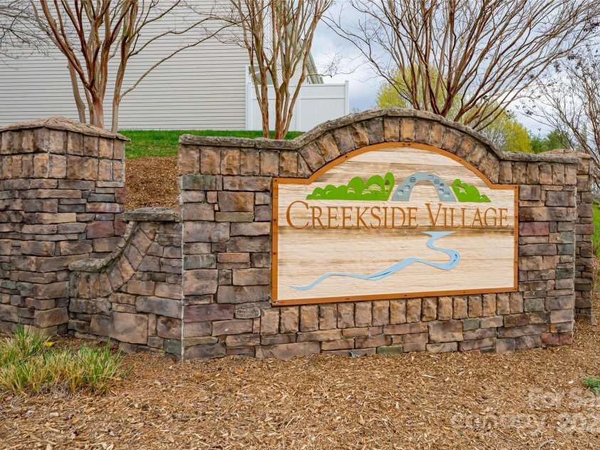 7 Barnett Shoals Drive, Weaverville, NC 28787.  MLS# CAR4242120, YatesRealty ID 10995. 