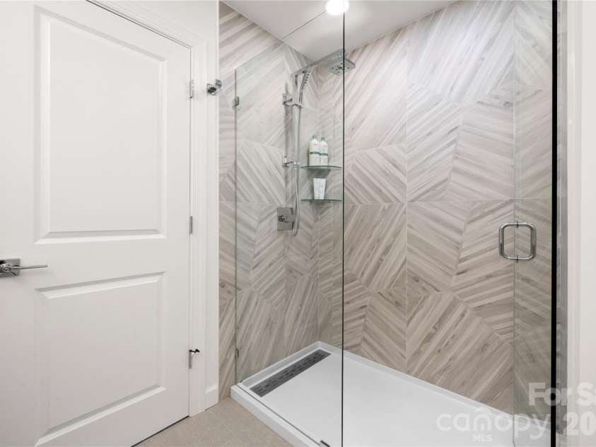 18679 Vineyard Point Lane, Cornelius, NC 28031.  MLS# CAR4366796, YatesRealty ID 10997. 