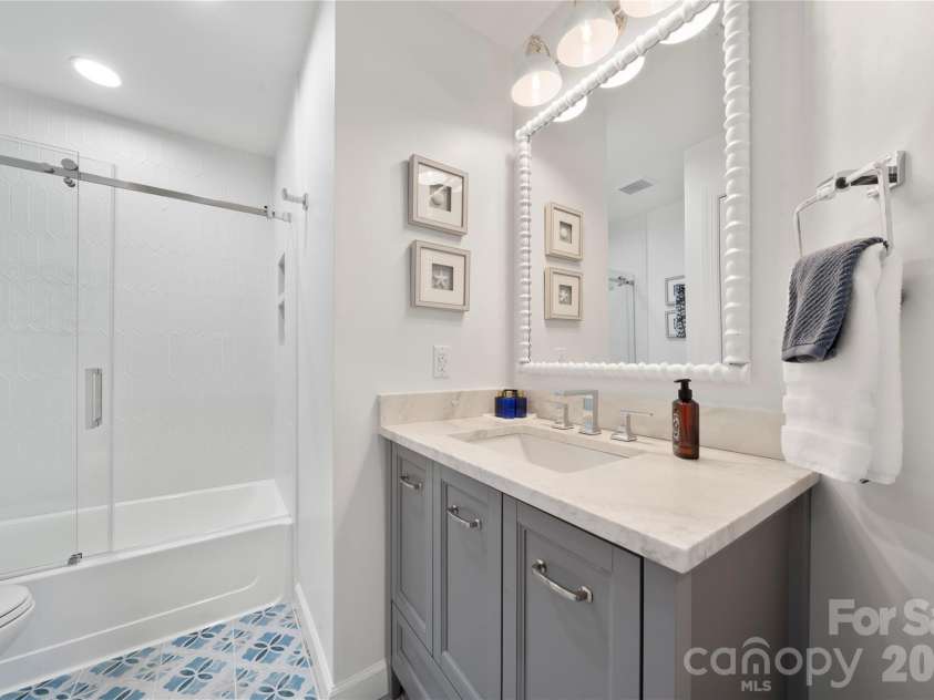 18679 Vineyard Point Lane, Cornelius, NC 28031.  MLS# CAR4366796, YatesRealty ID 10997. 