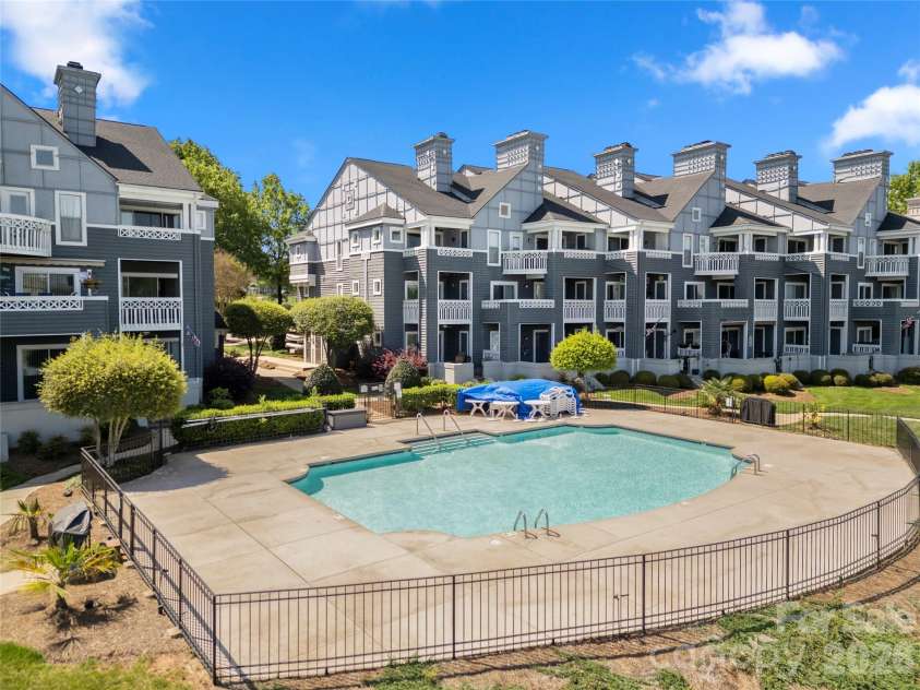 18679 Vineyard Point Lane, Cornelius, NC 28031.  MLS# CAR4366796, YatesRealty ID 10997. 