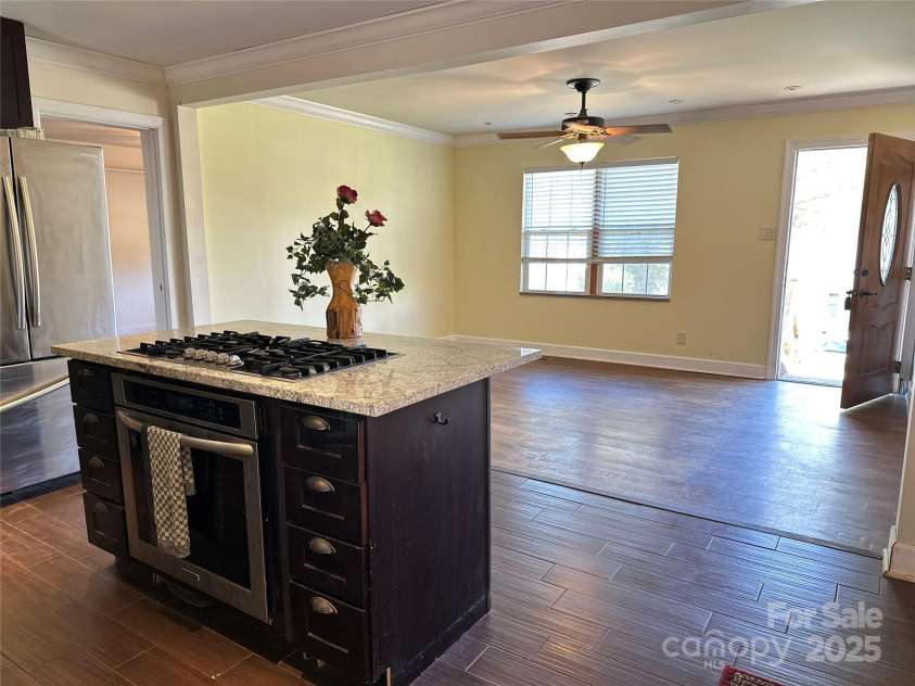 207 Lakeside Avenue, Davidson, NC 28036.  MLS# CAR4239129, YatesRealty ID 10998. 