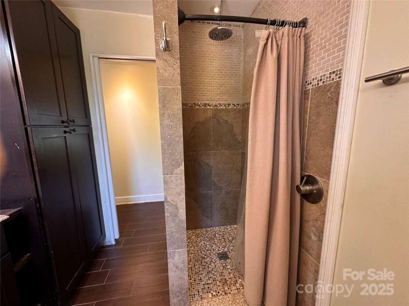 207 Lakeside Avenue, Davidson, NC 28036.  MLS# CAR4239129, YatesRealty ID 10998. 