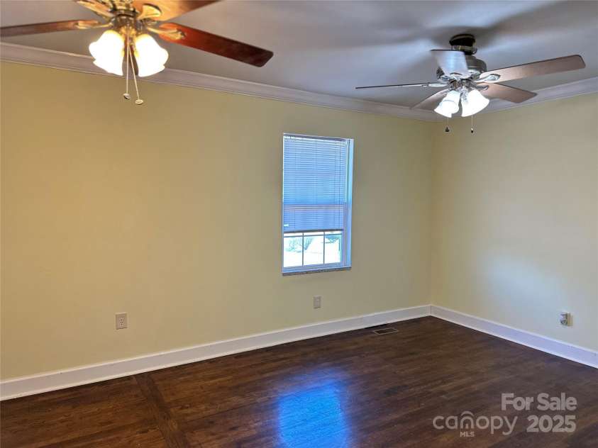 207 Lakeside Avenue, Davidson, NC 28036.  MLS# CAR4239129, YatesRealty ID 10998. 