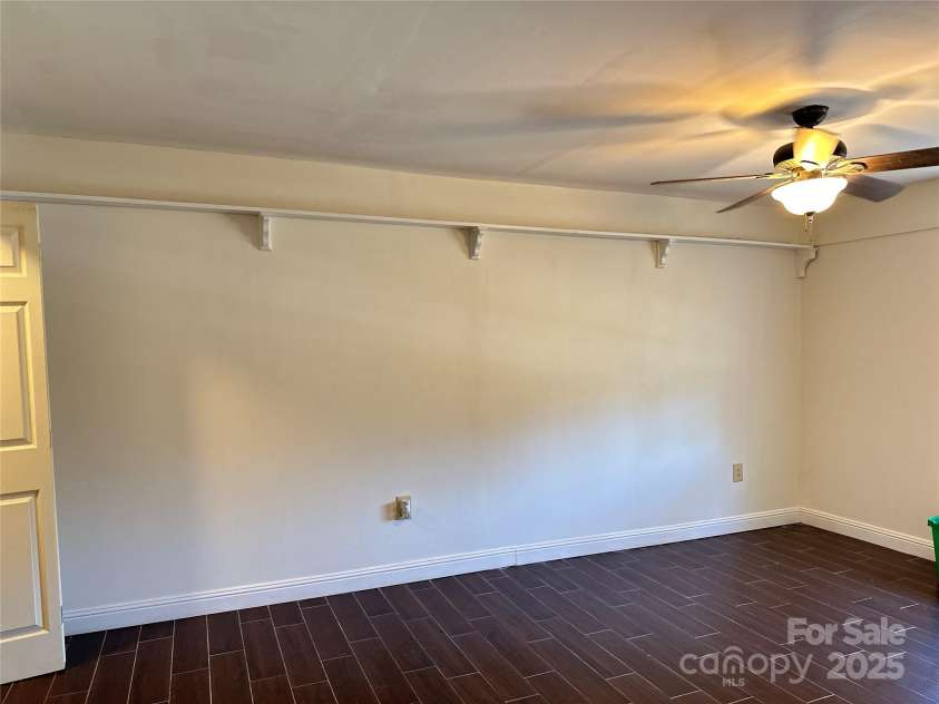207 Lakeside Avenue, Davidson, NC 28036.  MLS# CAR4239129, YatesRealty ID 10998. Primary bedroom