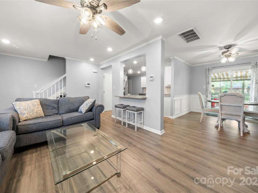 7220 Spring Morning Lane, Charlotte, NC 28227.  MLS# CAR4245320, YatesRealty ID 10999. 