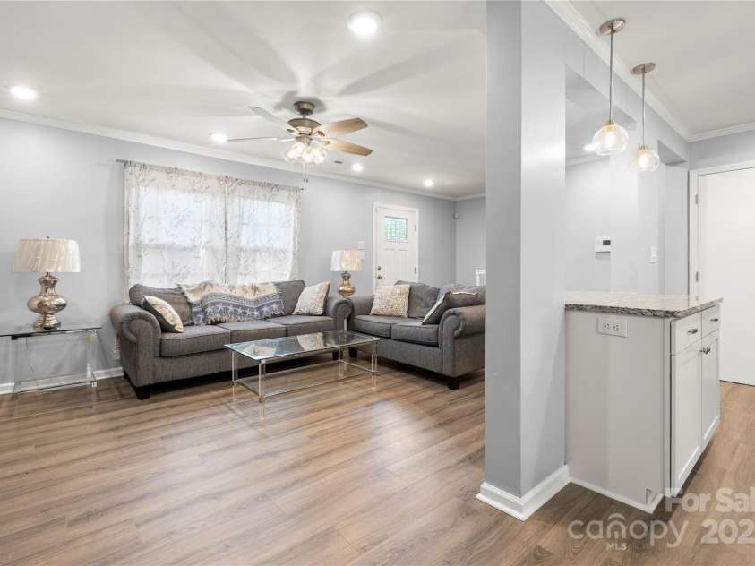 7220 Spring Morning Lane, Charlotte, NC 28227.  MLS# CAR4245320, YatesRealty ID 10999. 