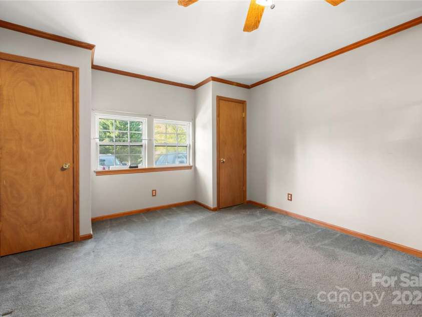 7220 Spring Morning Lane, Charlotte, NC 28227.  MLS# CAR4245320, YatesRealty ID 10999. 