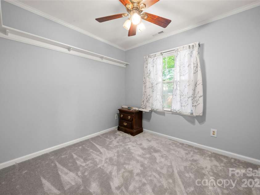 7220 Spring Morning Lane, Charlotte, NC 28227.  MLS# CAR4245320, YatesRealty ID 10999. 