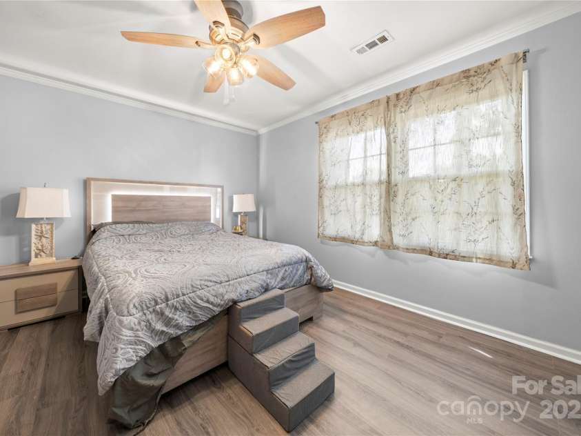 7220 Spring Morning Lane, Charlotte, NC 28227.  MLS# CAR4245320, YatesRealty ID 10999. 