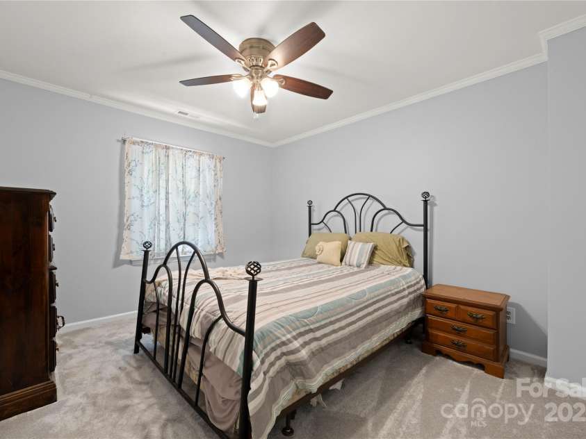 7220 Spring Morning Lane, Charlotte, NC 28227.  MLS# CAR4245320, YatesRealty ID 10999. 