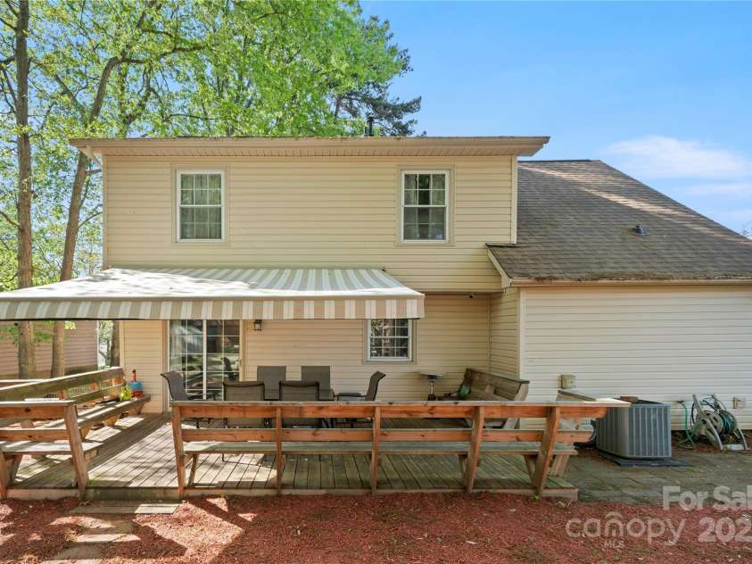 7220 Spring Morning Lane, Charlotte, NC 28227.  MLS# CAR4245320, YatesRealty ID 10999. 