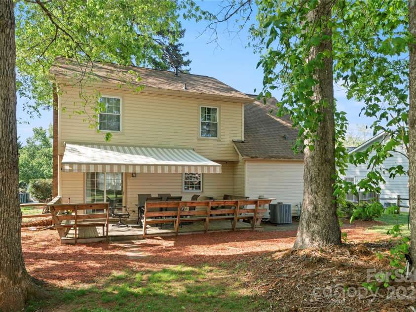 7220 Spring Morning Lane, Charlotte, NC 28227.  MLS# CAR4245320, YatesRealty ID 10999. 