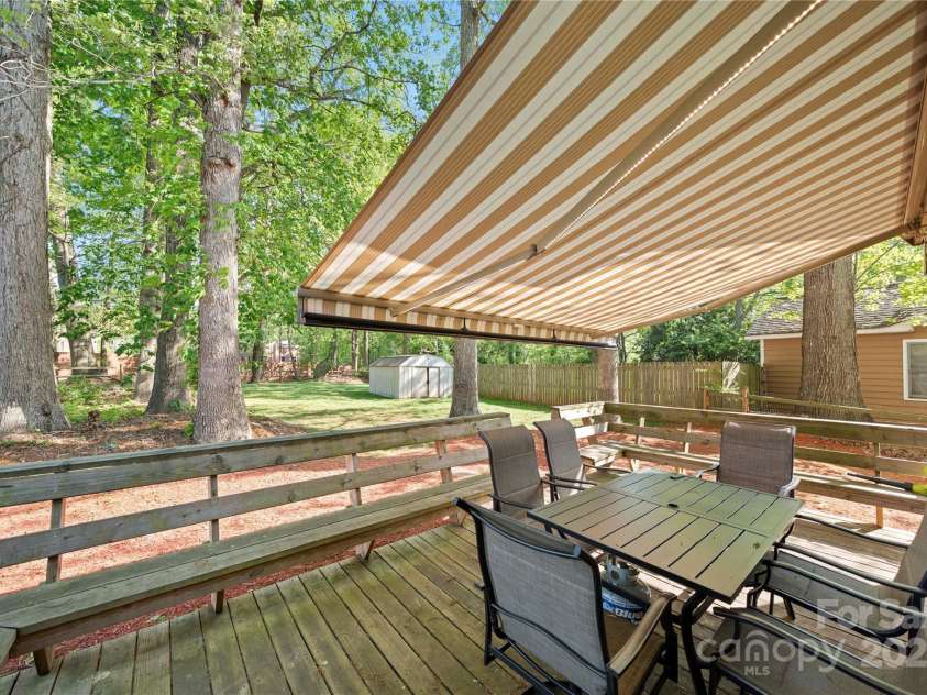 7220 Spring Morning Lane, Charlotte, NC 28227.  MLS# CAR4245320, YatesRealty ID 10999. 