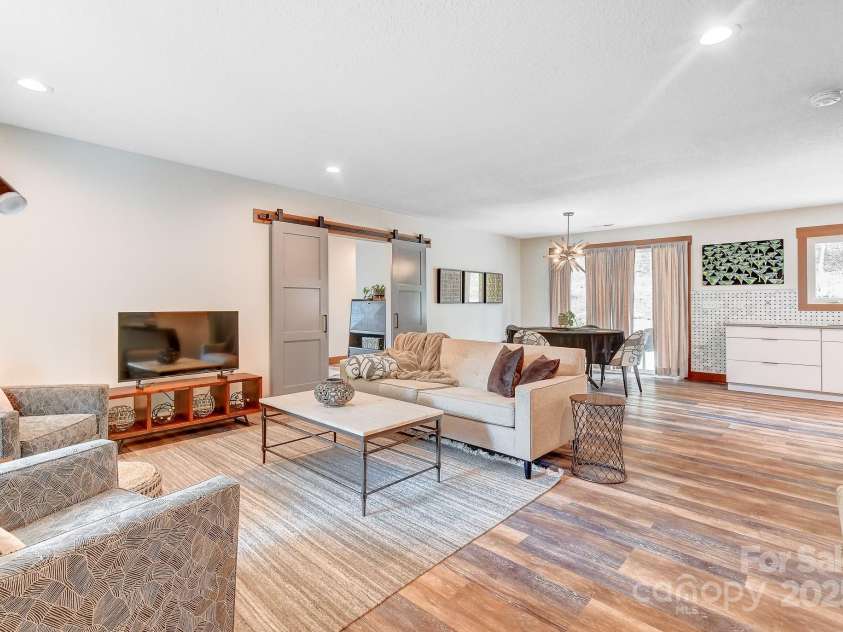 9 Oakwood Drive, Weaverville, NC 28787.  MLS# CAR4299049, YatesRealty ID 11. 