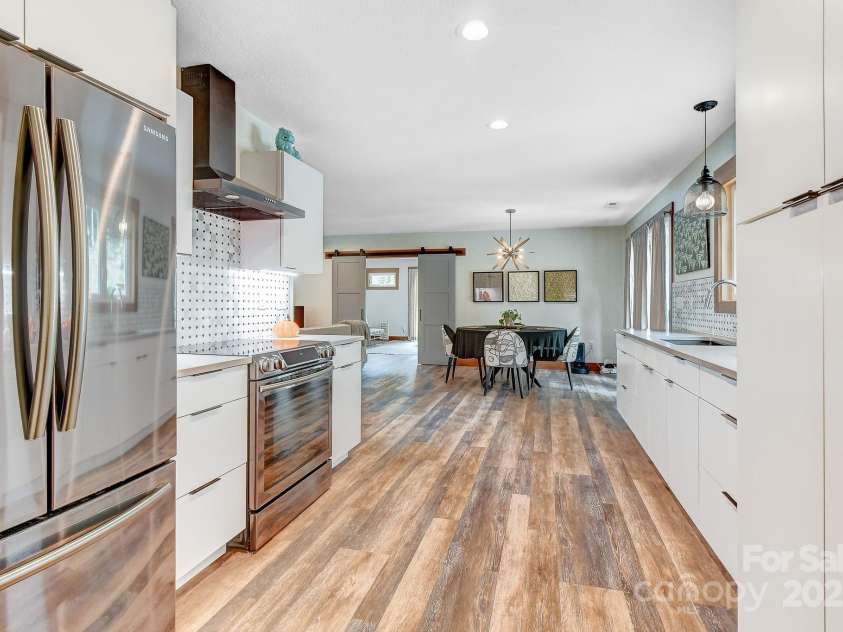 9 Oakwood Drive, Weaverville, NC 28787.  MLS# CAR4299049, YatesRealty ID 11. 