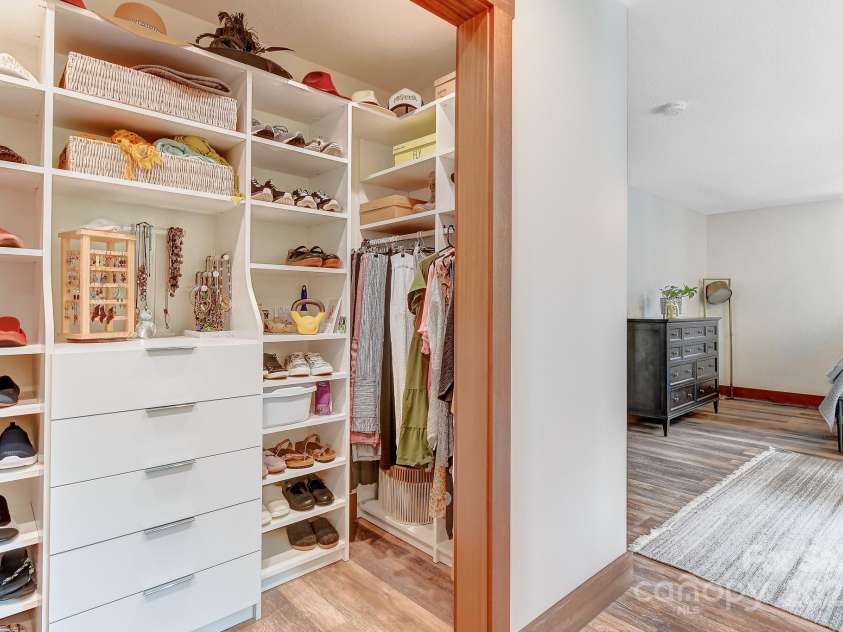 9 Oakwood Drive, Weaverville, NC 28787.  MLS# CAR4299049, YatesRealty ID 11. 