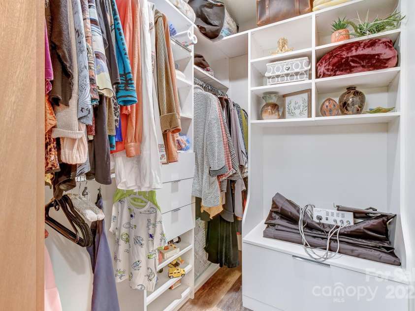 9 Oakwood Drive, Weaverville, NC 28787.  MLS# CAR4299049, YatesRealty ID 11. 