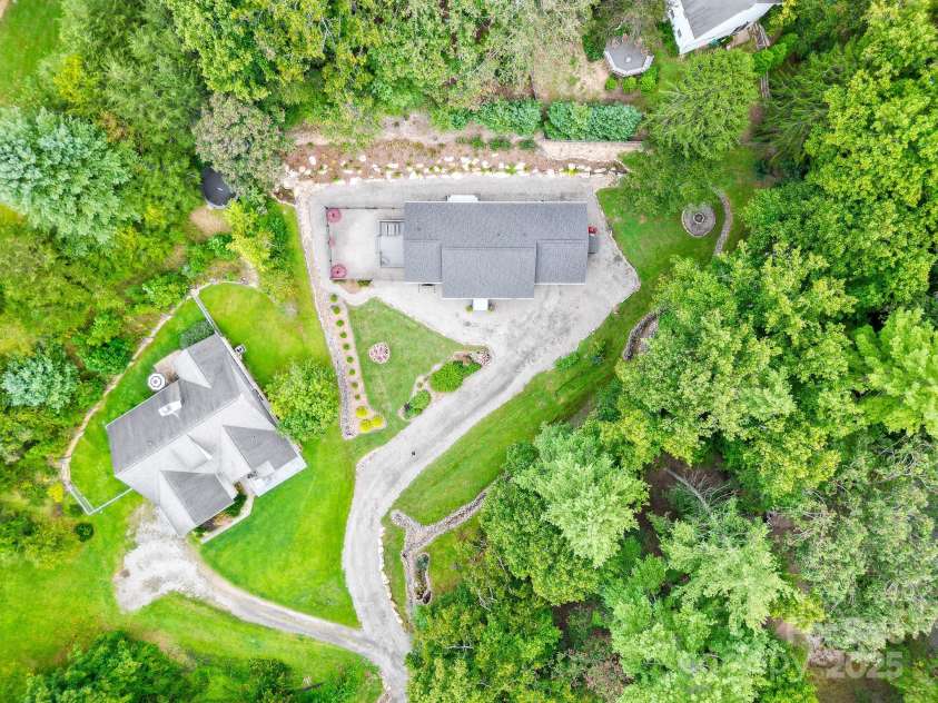 9 Oakwood Drive, Weaverville, NC 28787.  MLS# CAR4299049, YatesRealty ID 11. 