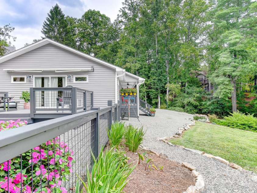 9 Oakwood Drive, Weaverville, NC 28787.  MLS# CAR4299049, YatesRealty ID 11. 