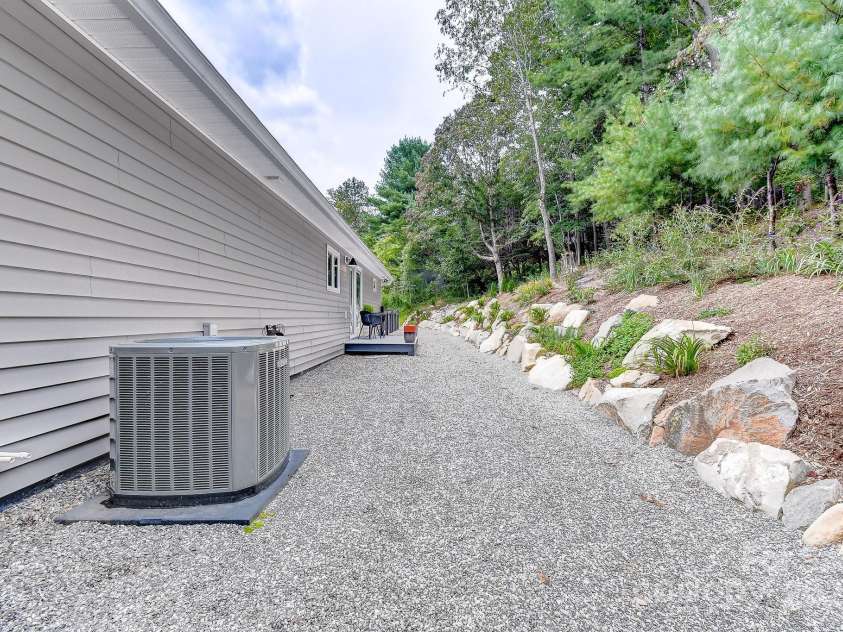 9 Oakwood Drive, Weaverville, NC 28787.  MLS# CAR4299049, YatesRealty ID 11. 