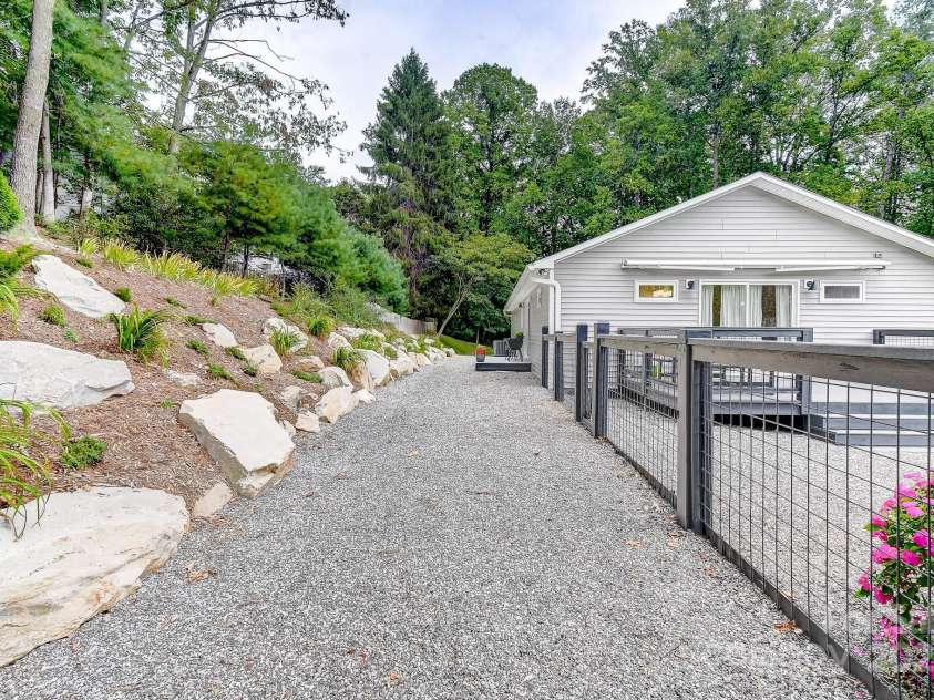 9 Oakwood Drive, Weaverville, NC 28787.  MLS# CAR4299049, YatesRealty ID 11. 