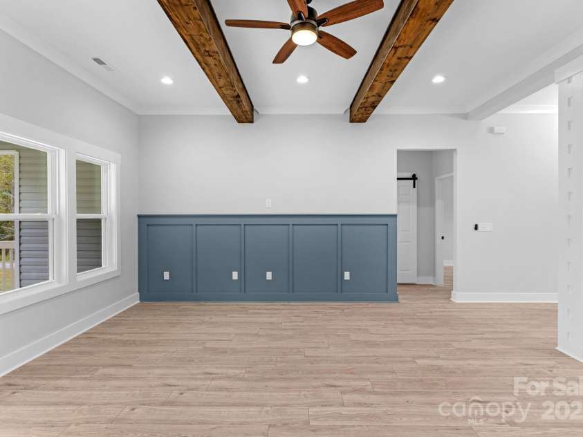 142 Crystal Heights Drive, Hendersonville, NC 28739.  MLS# CAR4310051, YatesRealty ID 110. 