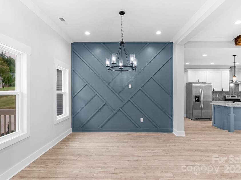 142 Crystal Heights Drive, Hendersonville, NC 28739.  MLS# CAR4310051, YatesRealty ID 110. Dining Area