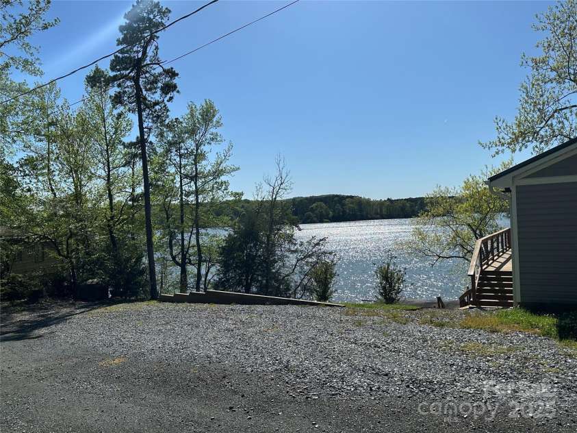 177 Mountain View Lane, Troy, NC 27371.  MLS# CAR4269979, YatesRealty ID 110. Front yard view