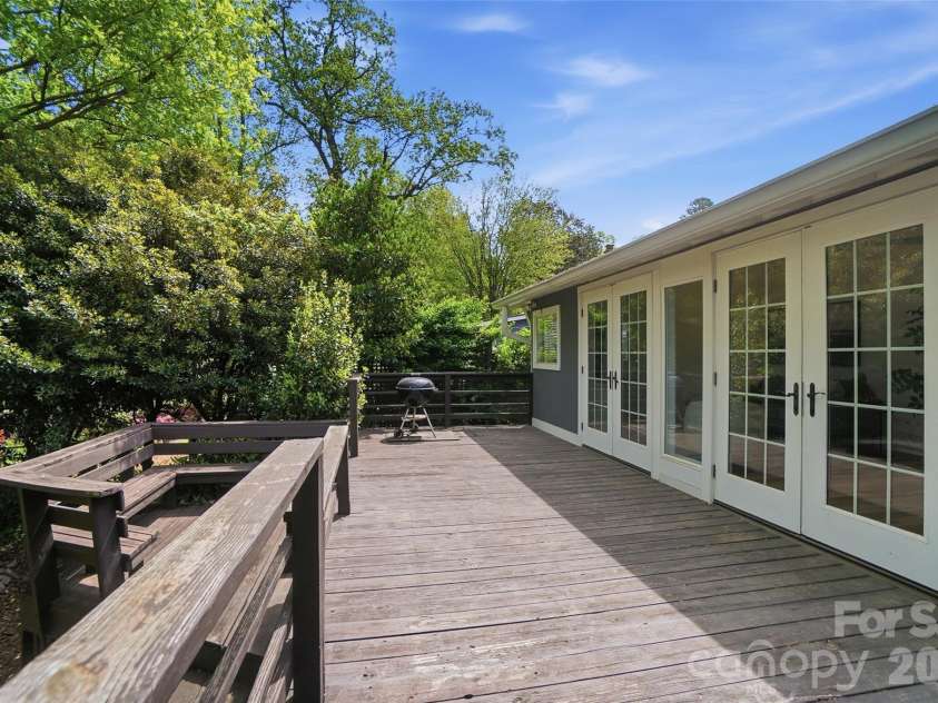 2221 8th Street, Charlotte, NC 28204.  MLS# CAR4367783, YatesRealty ID 11000. 
