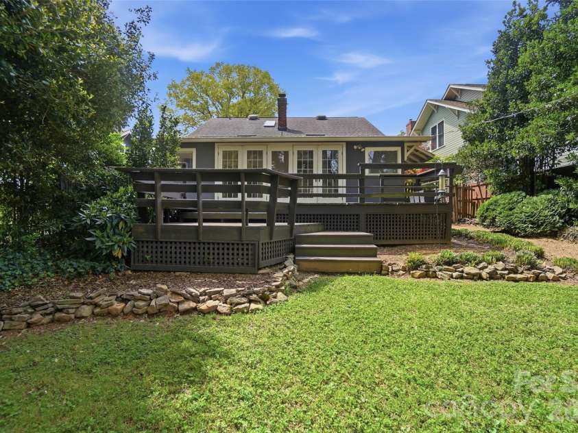 2221 8th Street, Charlotte, NC 28204.  MLS# CAR4367783, YatesRealty ID 11000. 