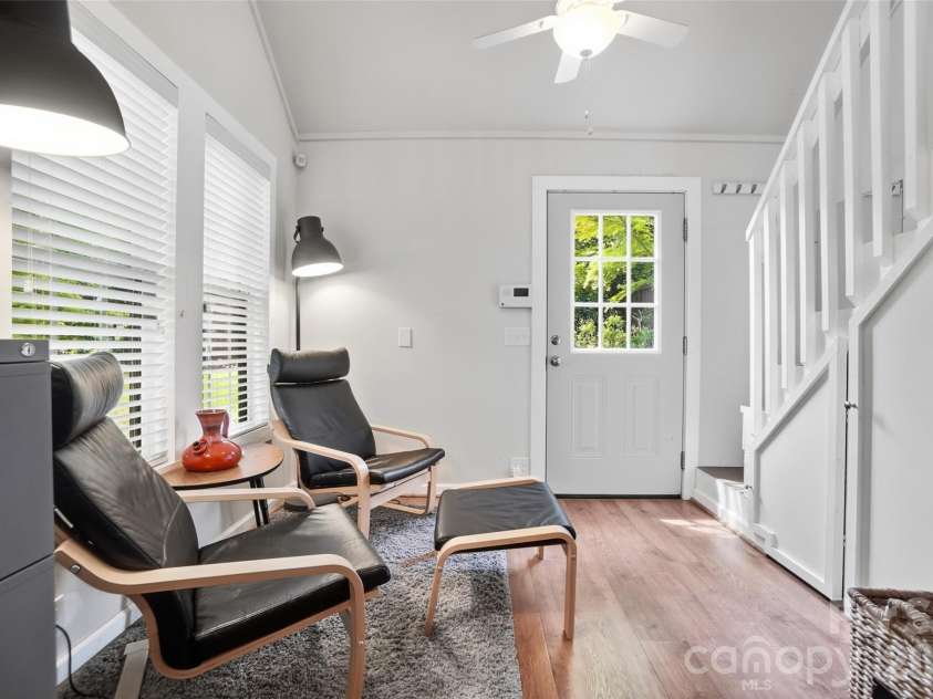 2221 8th Street, Charlotte, NC 28204.  MLS# CAR4367783, YatesRealty ID 11000. ADU - Guest House