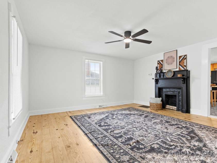 612 Miller Street, Kannapolis, NC 28081.  MLS# CAR4226546, YatesRealty ID 11001. 