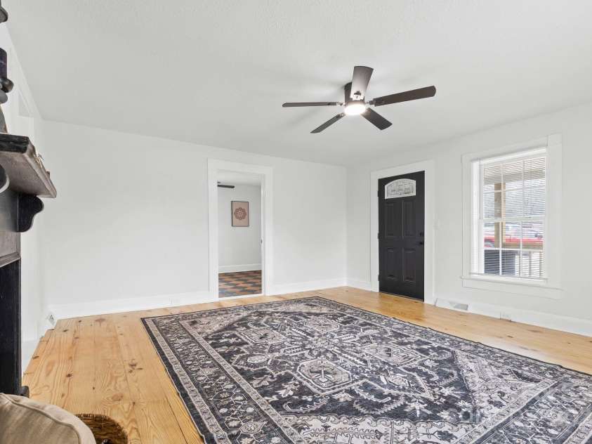 612 Miller Street, Kannapolis, NC 28081.  MLS# CAR4226546, YatesRealty ID 11001. 