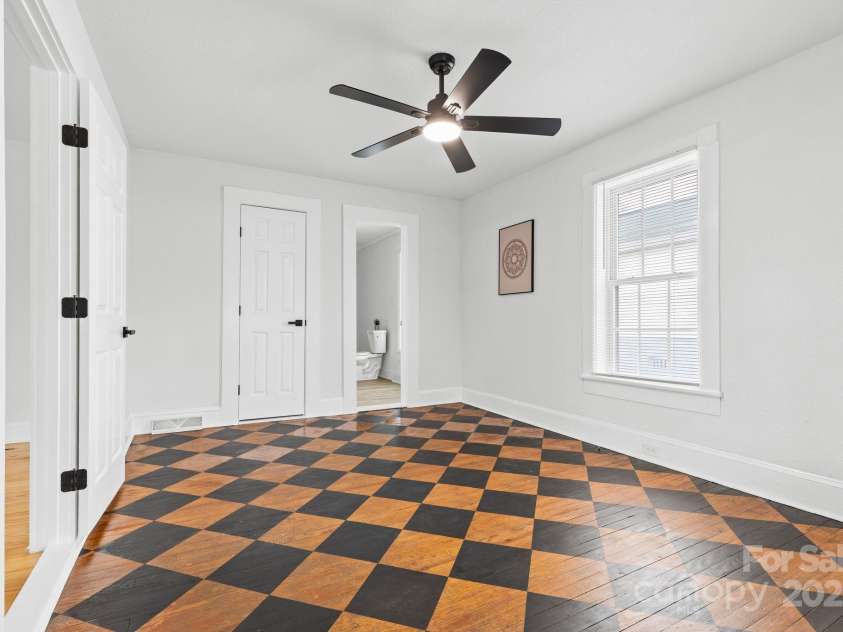 612 Miller Street, Kannapolis, NC 28081.  MLS# CAR4226546, YatesRealty ID 11001. 