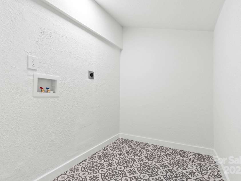 612 Miller Street, Kannapolis, NC 28081.  MLS# CAR4226546, YatesRealty ID 11001. 