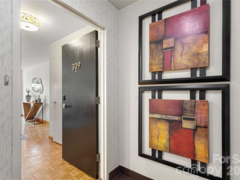 1300 Queens Road, Charlotte, NC 28207.  MLS# CAR4376453, YatesRealty ID 11002. 