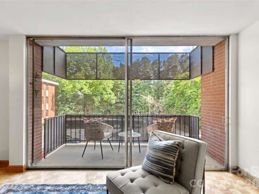 1300 Queens Road, Charlotte, NC 28207.  MLS# CAR4376453, YatesRealty ID 11002. 