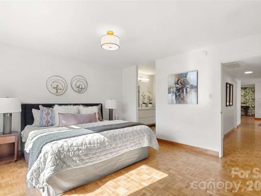 1300 Queens Road, Charlotte, NC 28207.  MLS# CAR4376453, YatesRealty ID 11002. 