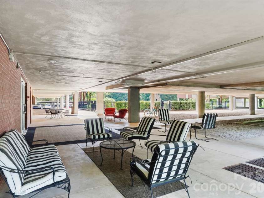 1300 Queens Road, Charlotte, NC 28207.  MLS# CAR4376453, YatesRealty ID 11002. 