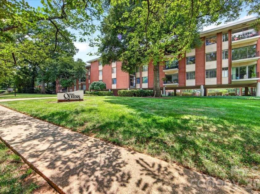 1300 Queens Road, Charlotte, NC 28207.  MLS# CAR4414107, YatesRealty ID 11002. 