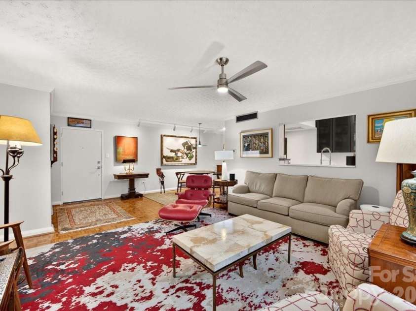 1300 Queens Road, Charlotte, NC 28207.  MLS# CAR4414107, YatesRealty ID 11002. 