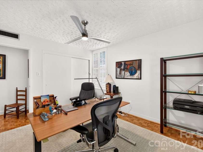 1300 Queens Road, Charlotte, NC 28207.  MLS# CAR4414107, YatesRealty ID 11002. 