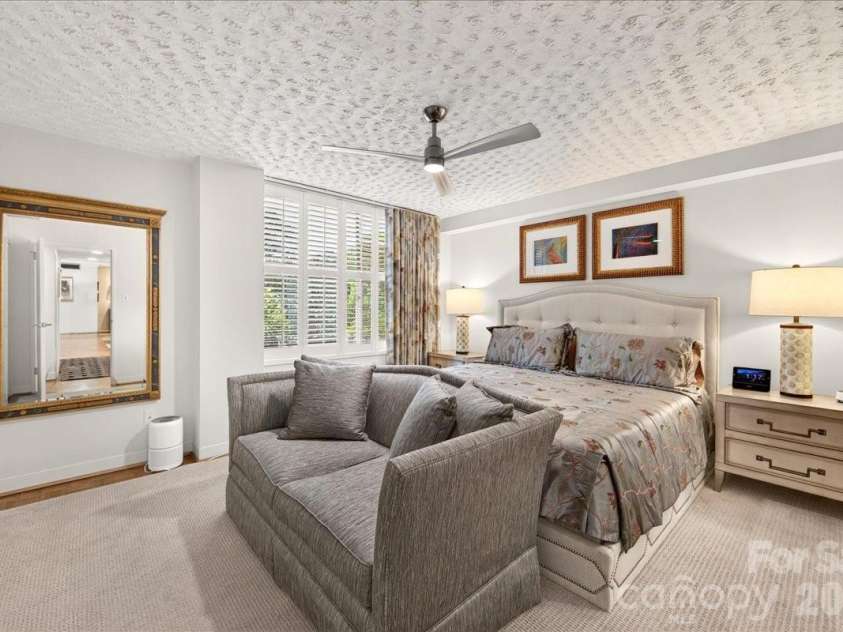1300 Queens Road, Charlotte, NC 28207.  MLS# CAR4414107, YatesRealty ID 11002. 