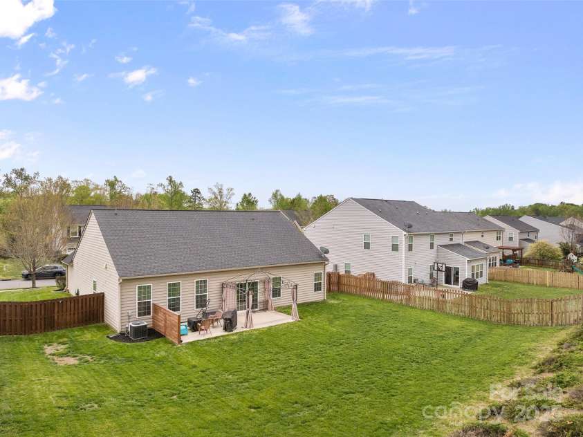 2077 Taney Way, Fort Mill, SC 29707.  MLS# CAR4246046, YatesRealty ID 11002. Backyard 1 Fence