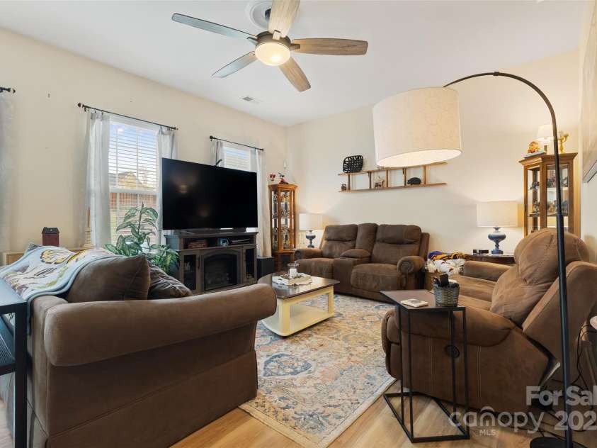 2077 Taney Way, Fort Mill, SC 29707.  MLS# CAR4246046, YatesRealty ID 11002. Living