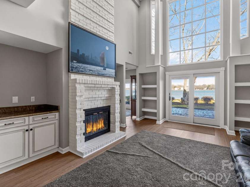 18525 Vineyard Point Lane, Cornelius, NC 28031.  MLS# CAR4344393, YatesRealty ID 11004. 